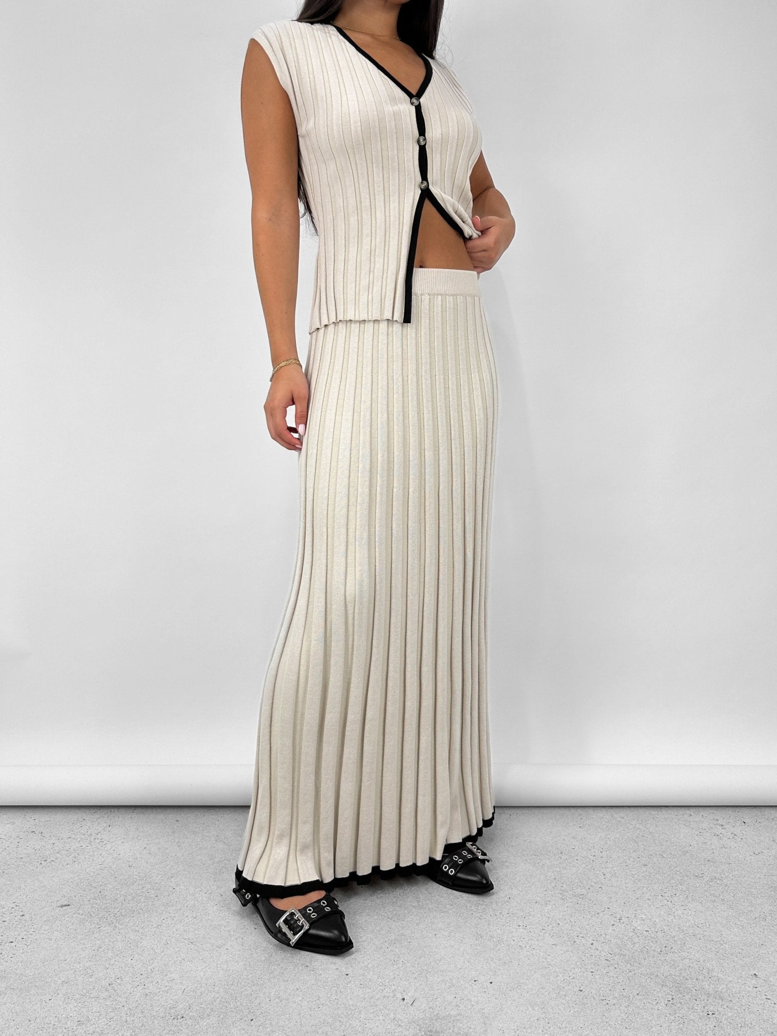 Contrast Trim Ribbed Knit Midi Skirt - Vamp Official