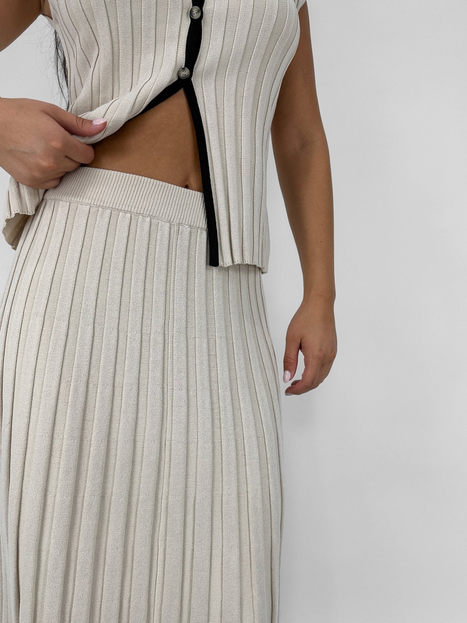 Contrast Trim Ribbed Knit Midi Skirt - Vamp Official