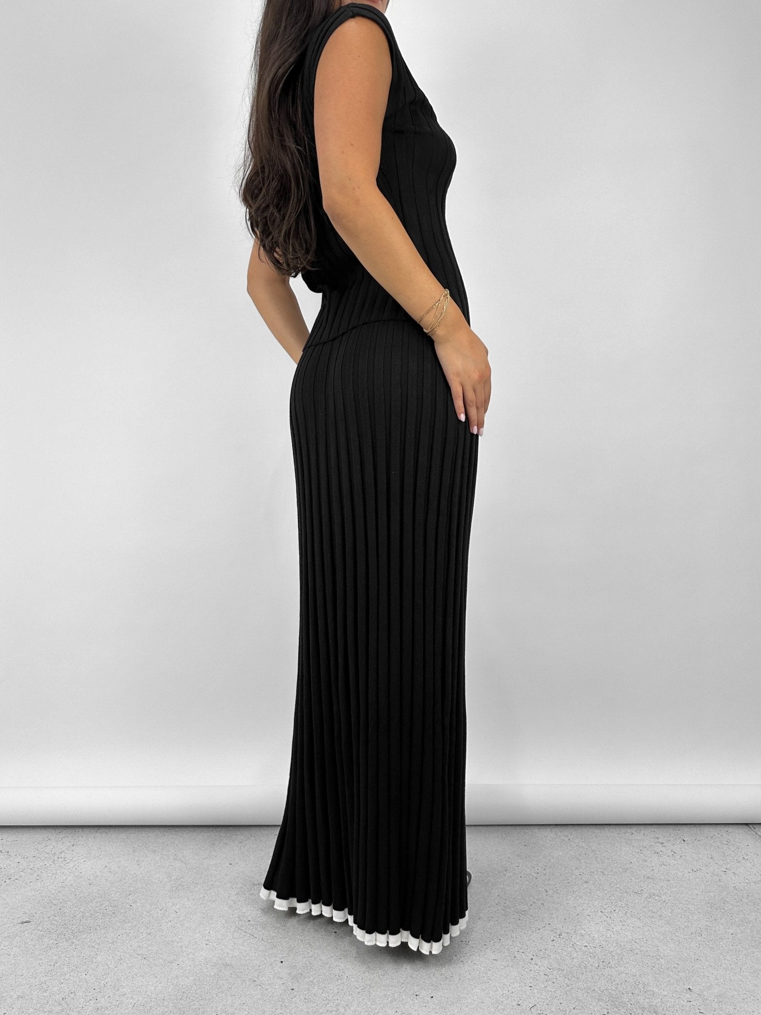 Contrast Trim Ribbed Knit Midi Skirt - Vamp Official