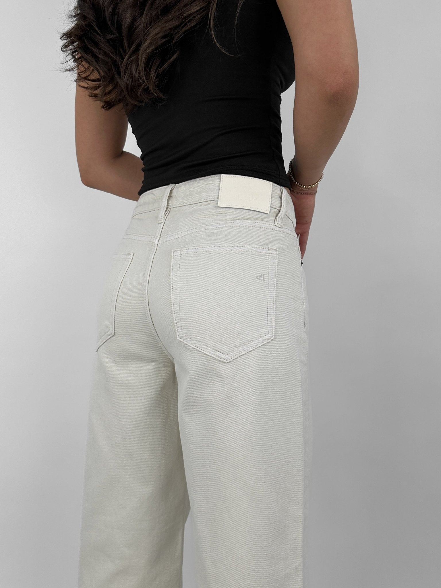 Crossover Straight Leg Jeans - Vamp Official