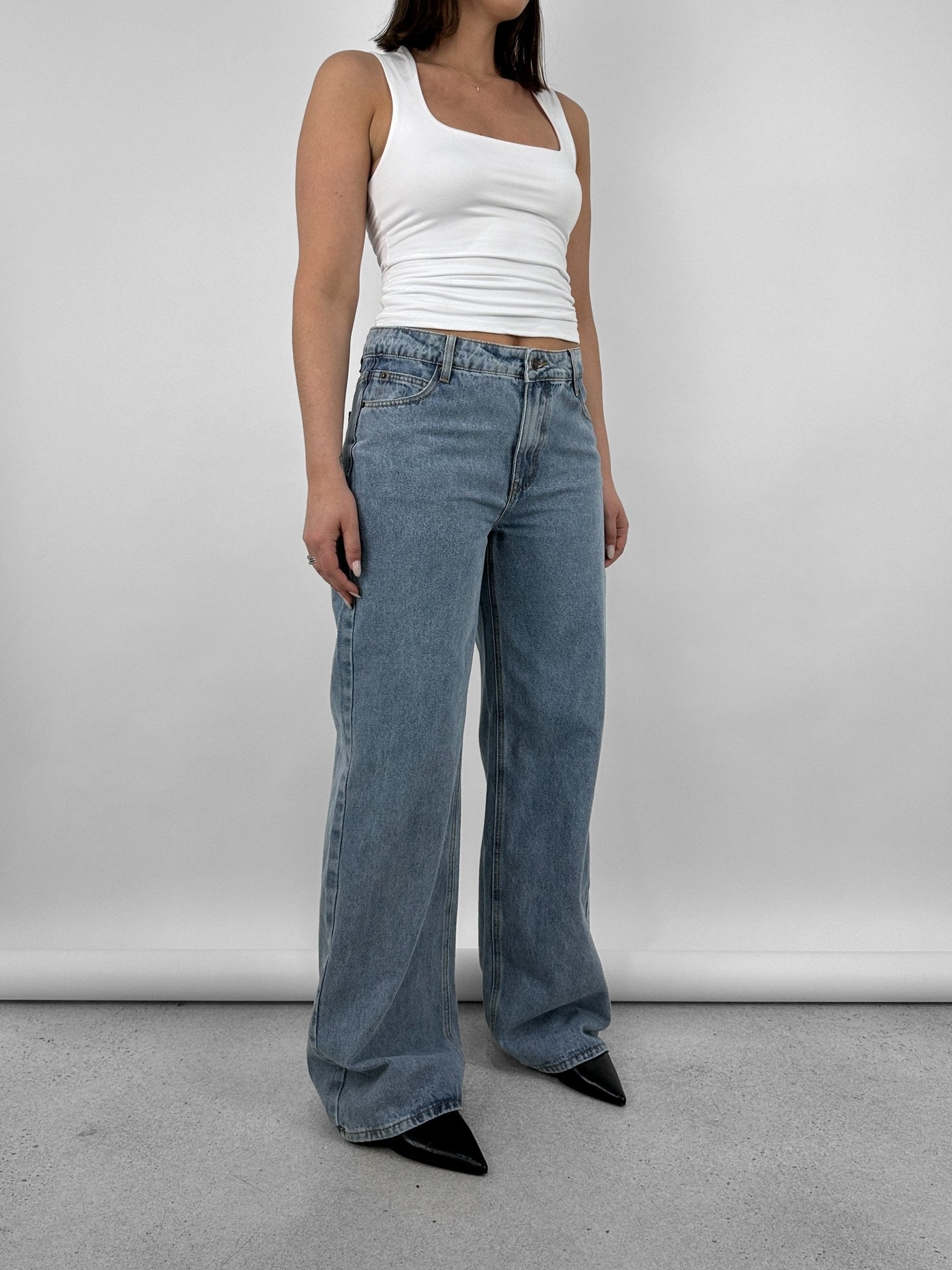 Mid Rise Relax Leg Jeans - Vamp Official