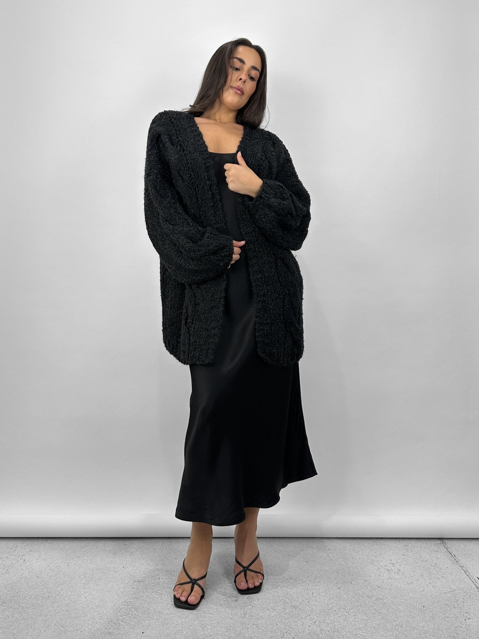 Oversized Chunky Knit Cardigan - Vamp Official