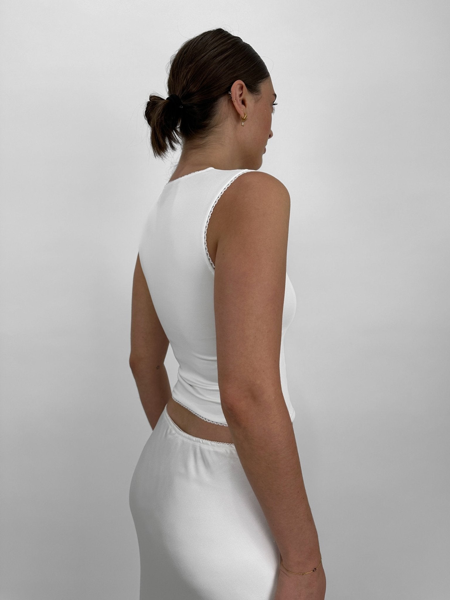 Scalloped Edge Tapered Wide Strap Tank - Vamp Official