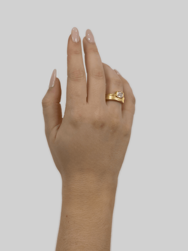 Ribbed Offset Diamond Band Ring - Vamp Official