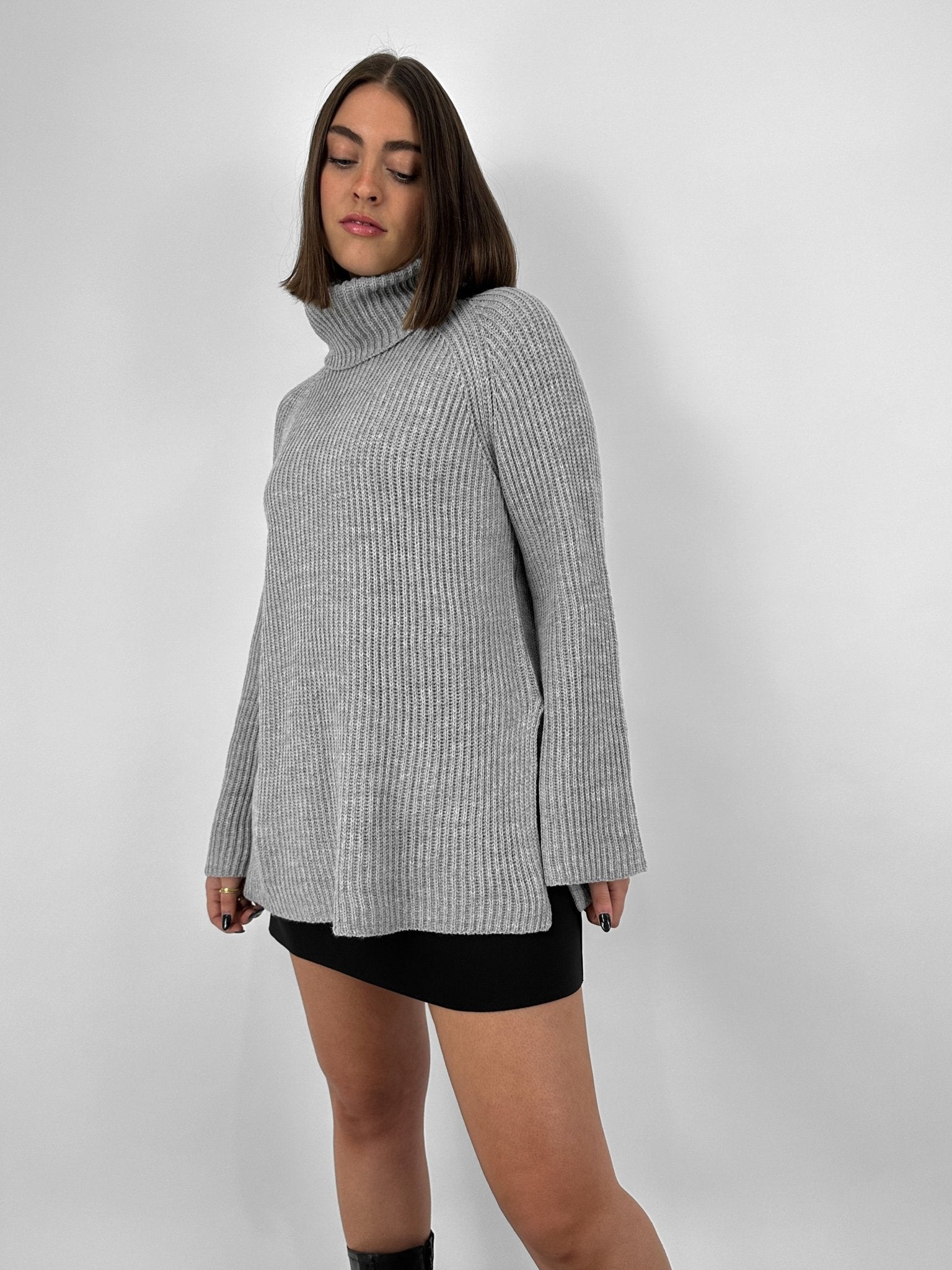 Side Slit Turtleneck Sweater - Vamp Official