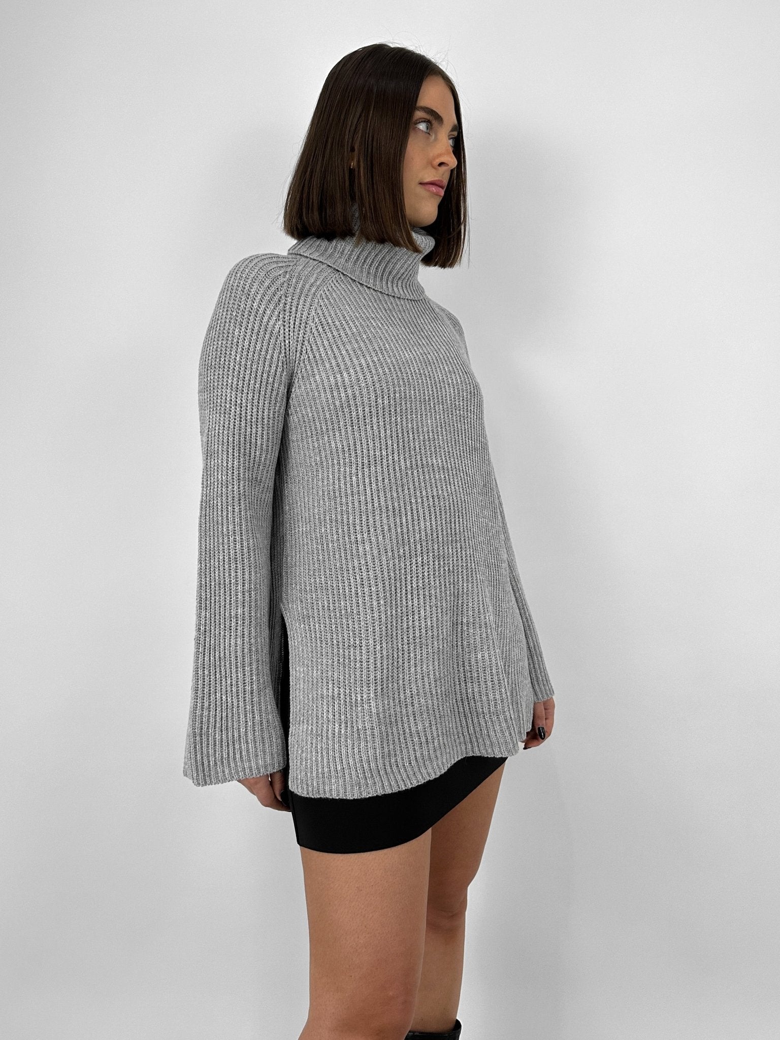 Side Slit Turtleneck Sweater - Vamp Official