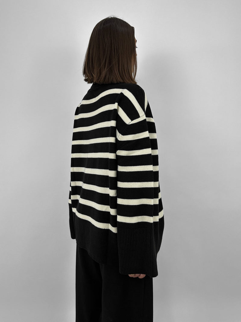 Striped Oversized Turtleneck Sweater - Vamp Official