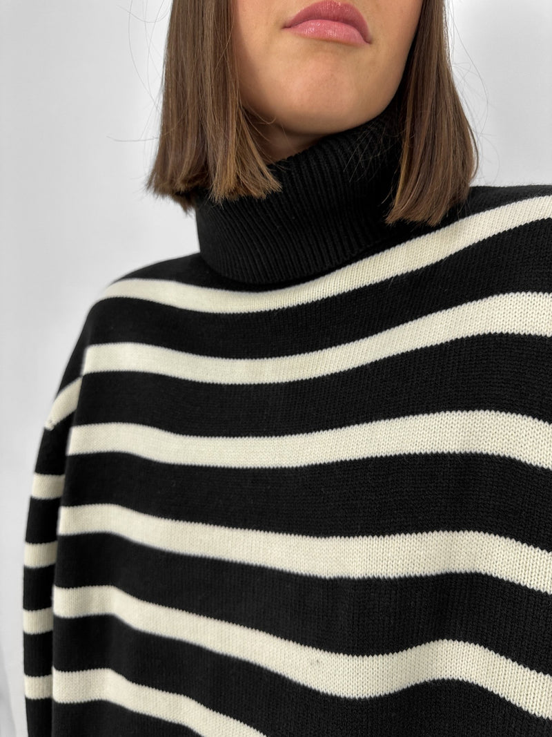 Striped Oversized Turtleneck Sweater - Vamp Official